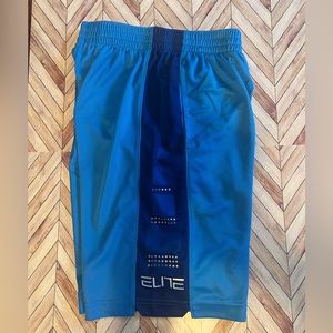 BOYS NIKE BASKETBALL SHORTS